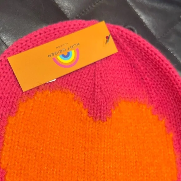 Kurt Geiger Fuzzy Heart Beanie - Picture 7 of 7